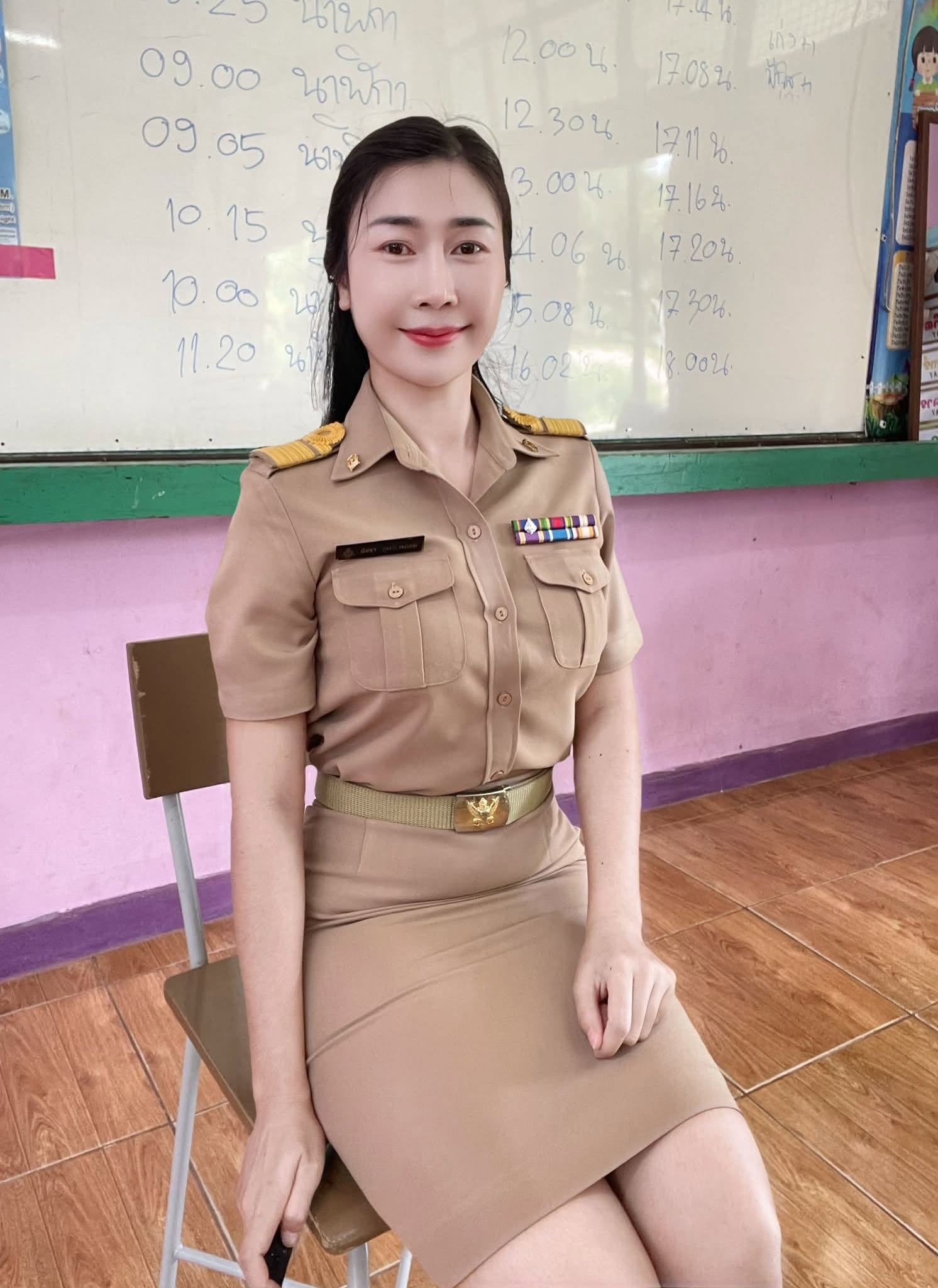 แจกวาร์ป คุณครูเฟิร์น